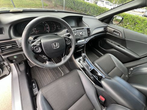 Used 2017 Honda Accord Sport image 17