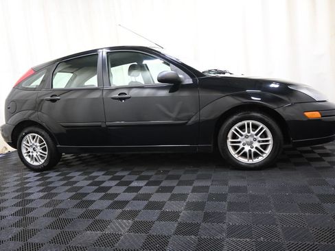 Used 2003 Ford Focus ZX5 Hatchback FWD image 13