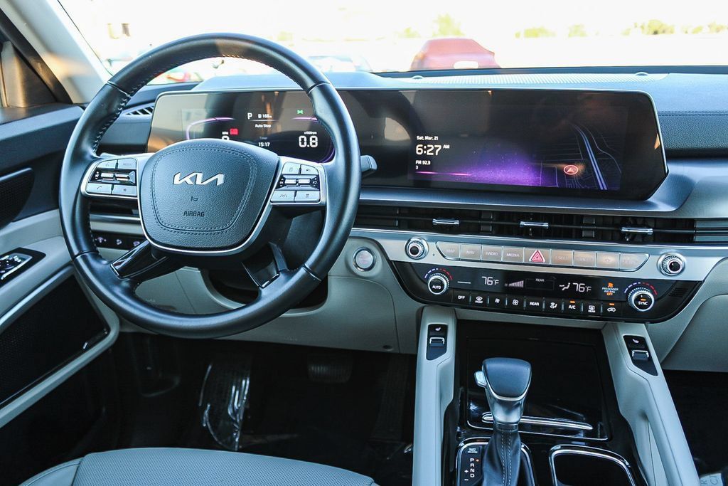 Used 2025 Kia Telluride S FWD image 14
