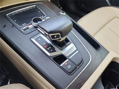 Used 2020 Audi Q5 2.0T Premium Plus w/ Premium Plus Package image 21