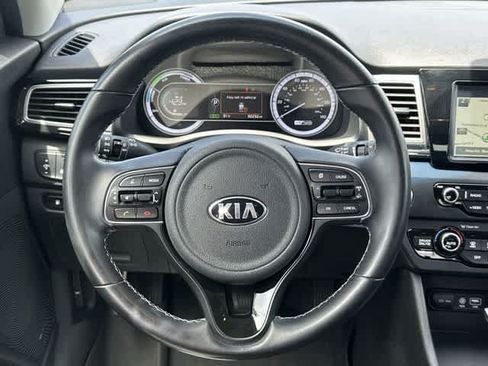 Used 2017 Kia Niro FWD image 28