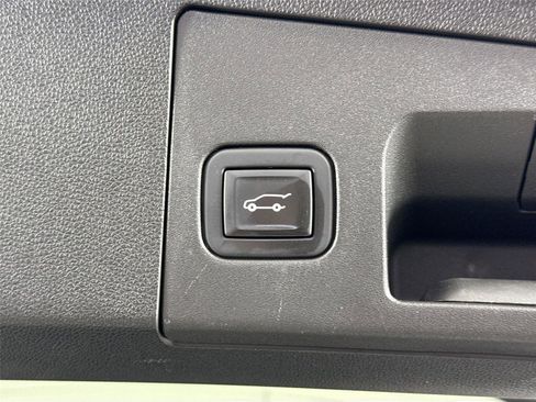 Used 2021 Cadillac XT4 Sport w/ Cold Weather Package image 40