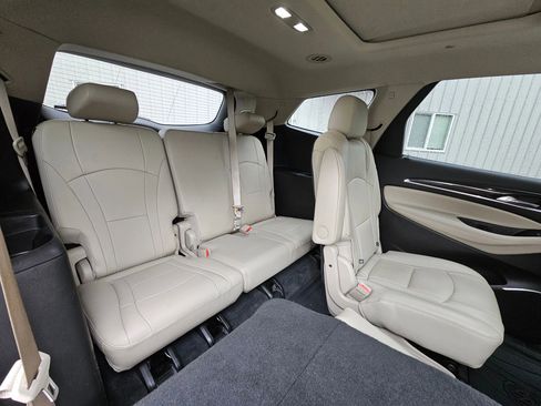 Used 2019 Buick Enclave Premium image 13