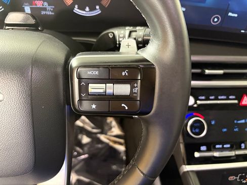 Used 2025 Hyundai Santa Fe SEL FWD image 21