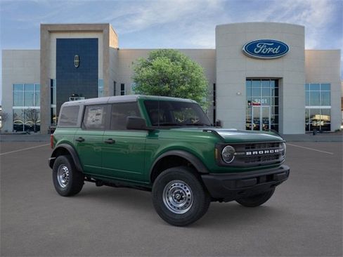 New 2025 Ford Bronco 4-Door image 7