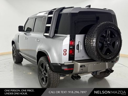 Used 2022 Land Rover Defender 110 X-Dynamic SE AWD/4WD image 8