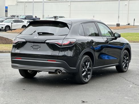 Used 2024 Honda HR-V Sport image 11