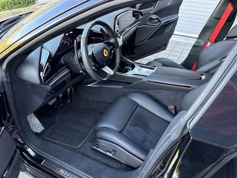 Certified 2024 Ferrari Purosangue Base image 30