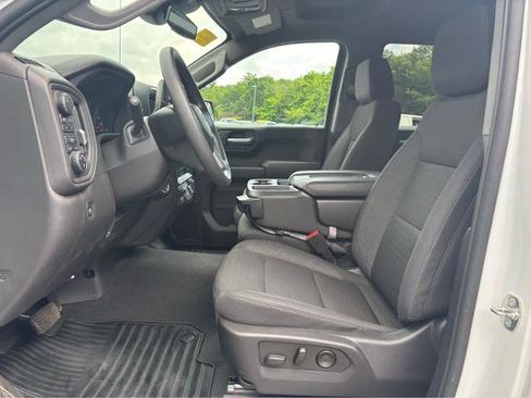 Used 2024 Chevrolet Silverado 1500 Custom Trail Boss w/ LPO, Dark Essentials Package AWD/4WD image 18