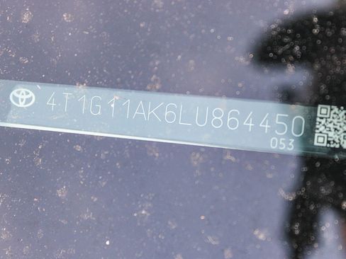 Used 2020 Toyota Camry SE image 28