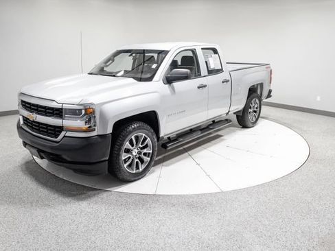 Used 2017 Chevrolet Silverado 1500 W/T w/ Trailering Package AWD/4WD image 32