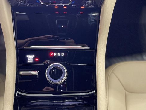 Used 2023 Jeep Grand Cherokee Limited w/ Black Appearance Package image 23