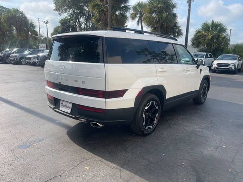 Used 2025 Hyundai Santa Fe SEL FWD image 6