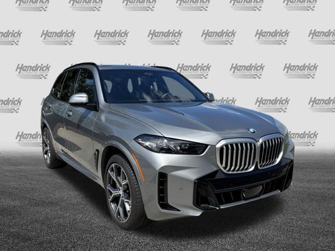 Certified 2024 BMW X5 sDrive40i w/ M Sport Package RWD image 3