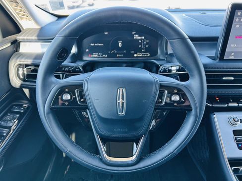 Used 2023 Lincoln Aviator AWD w/ Premium Package image 18