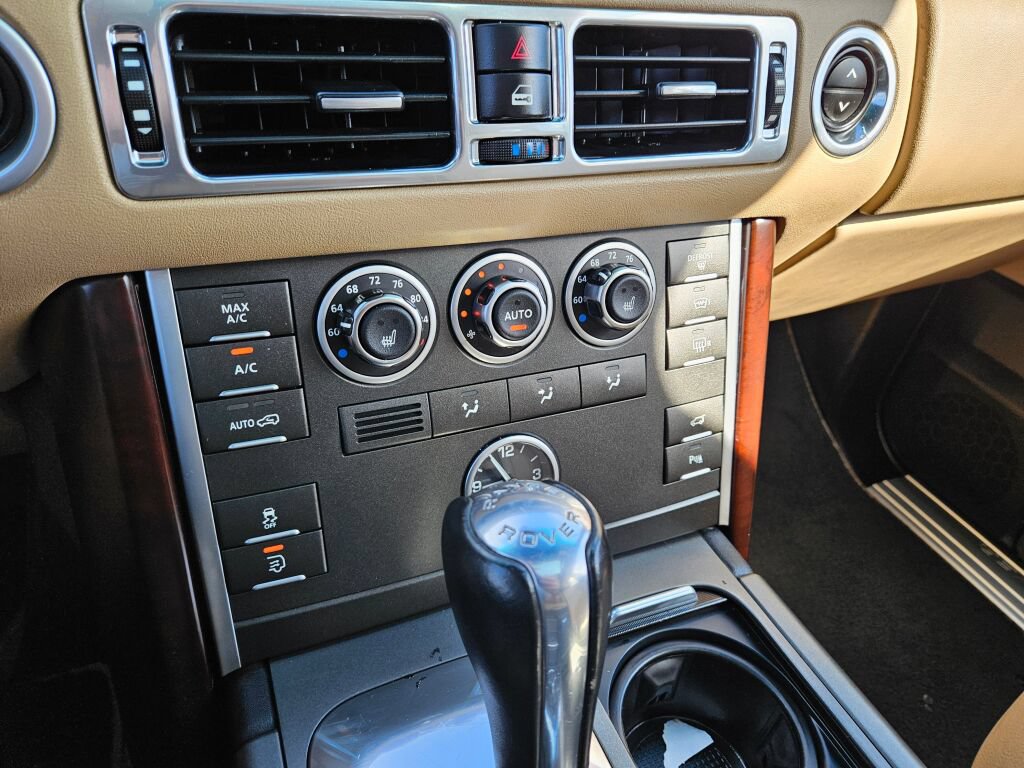 Used 2012 Land Rover Range Rover HSE AWD/4WD image 23