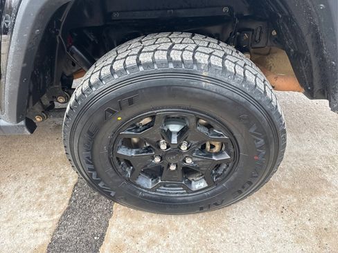 Used 2021 Jeep Gladiator Sport image 19