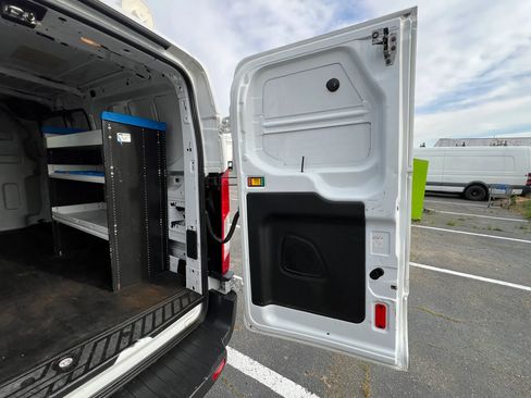 Used 2015 Ford Transit 250 130 Low Roof w/ Exterior Upgrade Package RWD image 28