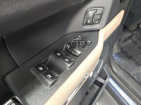 Used 2022 Ford Expedition XLT AWD/4WD image 12