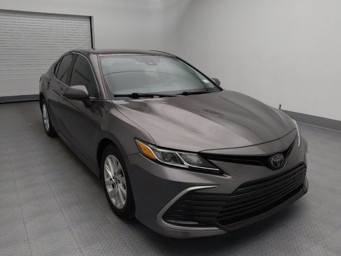 Used 2021 Toyota Camry LE FWD image 13