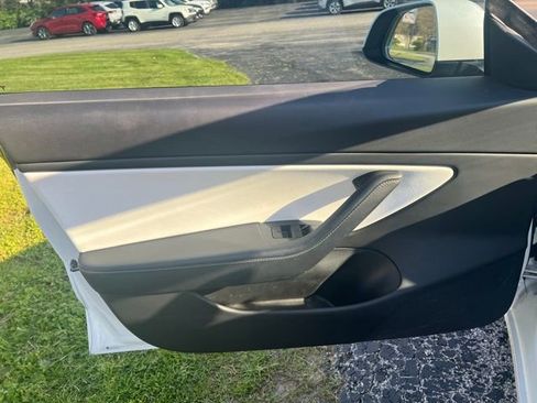 Used 2021 Tesla Model 3 Long Range AWD/4WD image 9