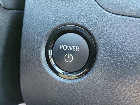 Used 2025 Toyota Camry LE image 31