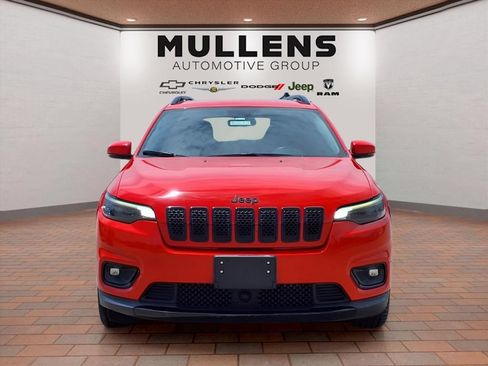 Used 2021 Jeep Cherokee Latitude Plus FWD image 2