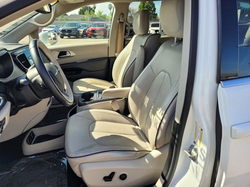 Used 2018 Chrysler Pacifica Limited w/ Advanced Safetytec Group image 10