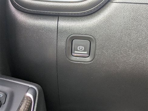 Used 2021 Chevrolet Silverado 1500 LT Trail Boss image 23