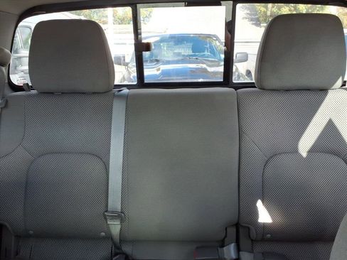 Used 2021 Nissan Frontier SV w/ Midnight Edition Floor Mats image 27