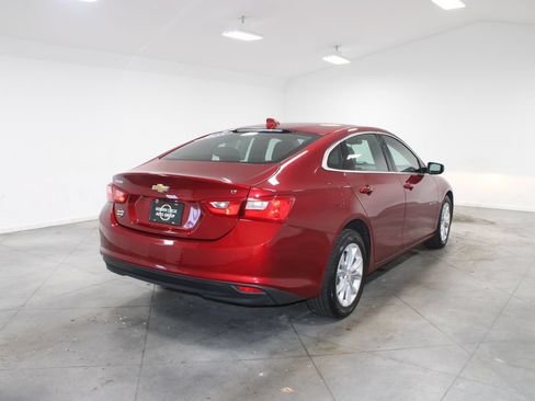 Used 2025 Chevrolet Malibu LT FWD image 9