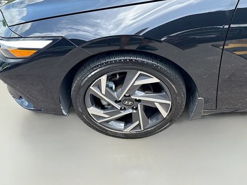 Certified 2025 Hyundai Elantra SEL FWD image 29