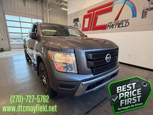 Used 2021 Nissan Titan SV w/ SV Convenience Package image 1
