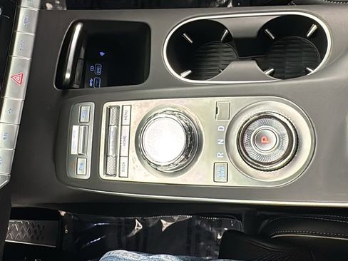 Used 2025 Genesis GV70 3.5T Sport image 29