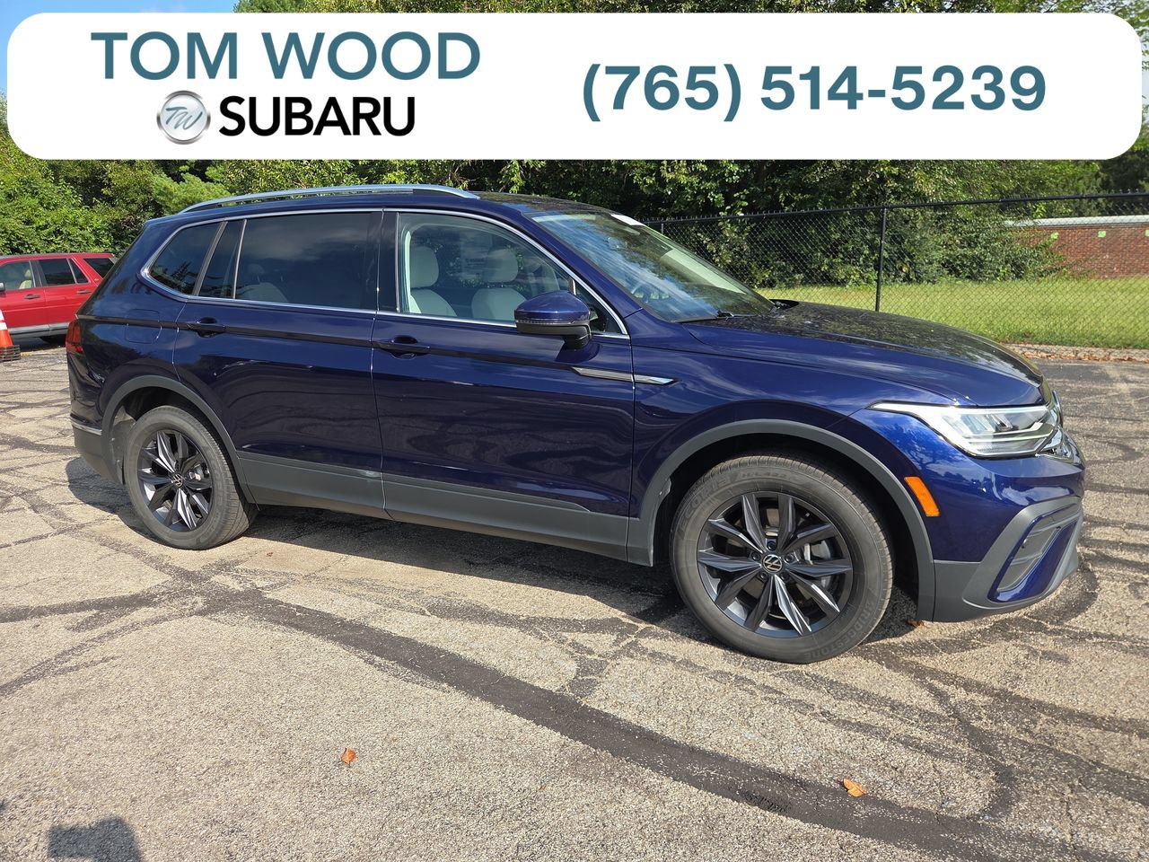 Used 2023 Volkswagen Tiguan SE FWD image 1