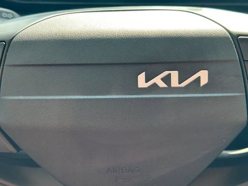 Used 2025 Kia K4 EX FWD image 31