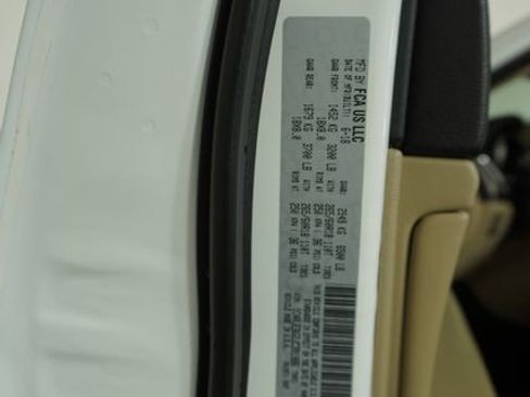 Used 2018 Jeep Grand Cherokee Limited image 22