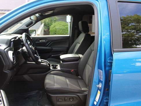 Used 2024 Chevrolet Colorado LT w/ LT Convenience Package II RWD image 11