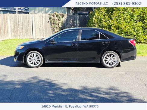 Used 2012 Toyota Camry SE image 2