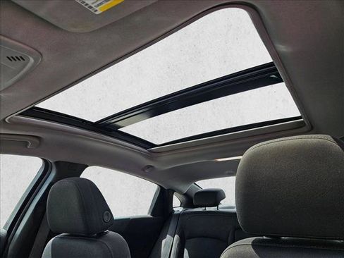 Used 2024 Chevrolet Malibu LT image 19