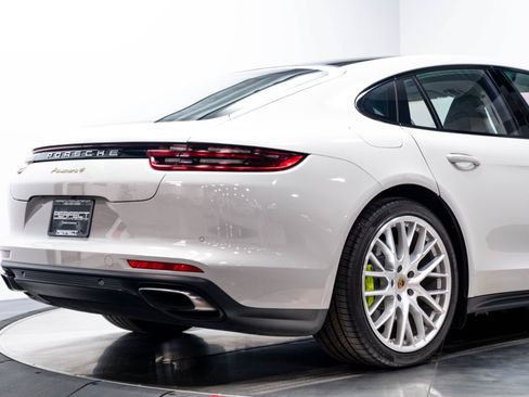 Used 2019 Porsche Panamera 4 AWD/4WD image 18