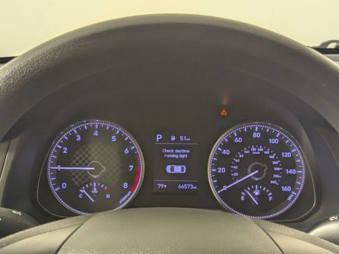 Used 2020 Hyundai Elantra SEL image 17