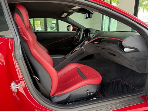 Used 2021 Ferrari Roma RWD image 28