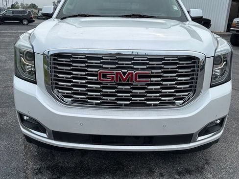 Used 2020 GMC Yukon Denali w/ Denali Premium Package AWD/4WD image 8