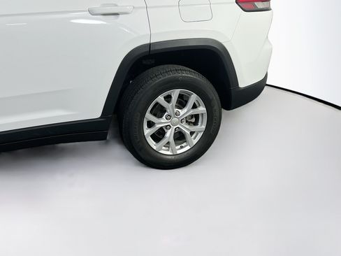 Used 2023 Jeep Grand Cherokee Limited AWD/4WD image 30