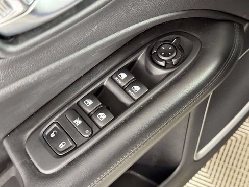 Used 2020 Jeep Compass Latitude AWD/4WD image 18