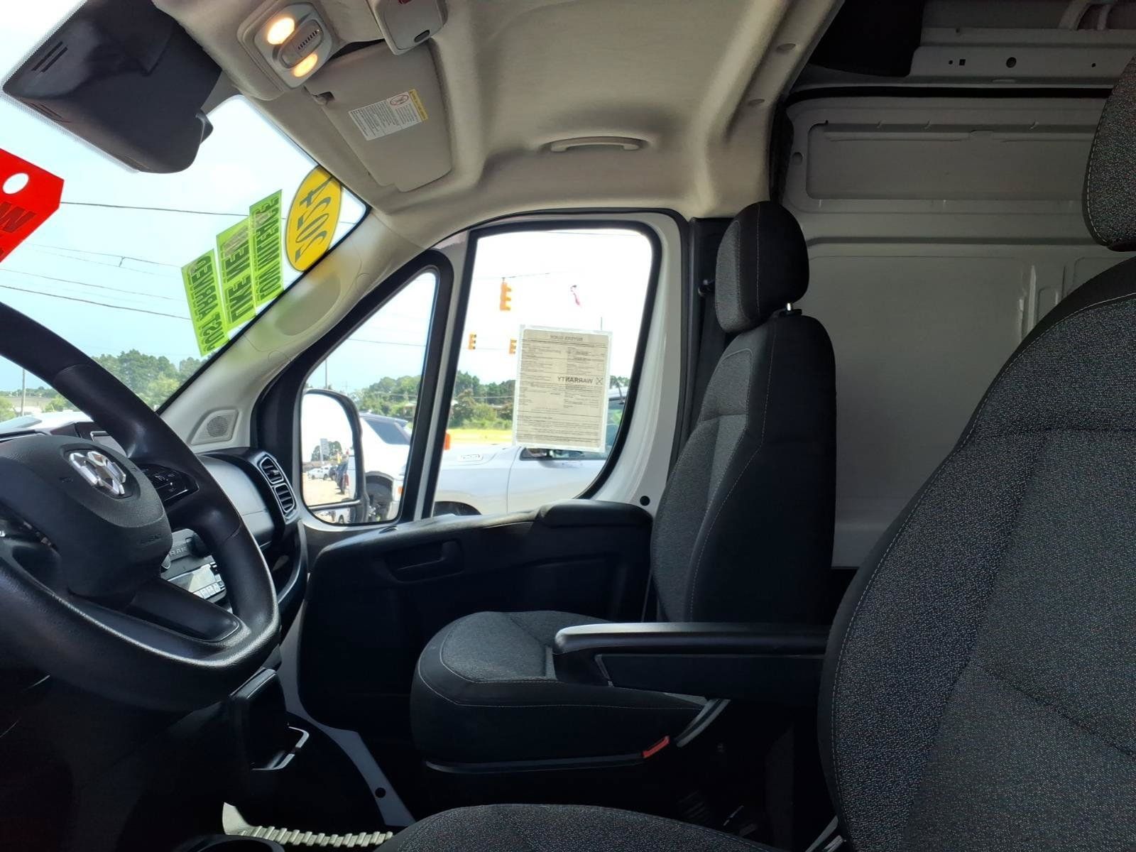 Used 2024 RAM ProMaster 2500 w/ Convenience Group FWD image 6