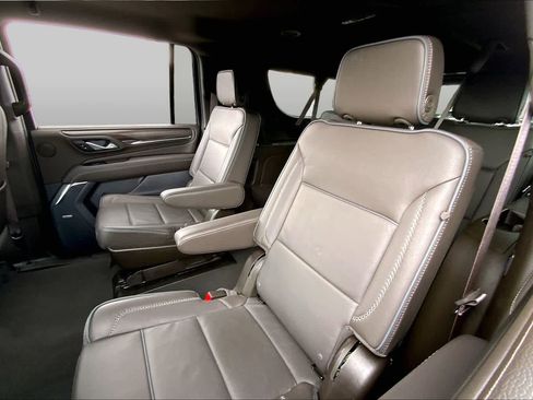 Used 2024 GMC Yukon XL Denali AWD/4WD image 21