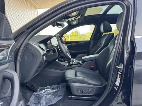 Used 2025 BMW X4 xDrive30i image 21