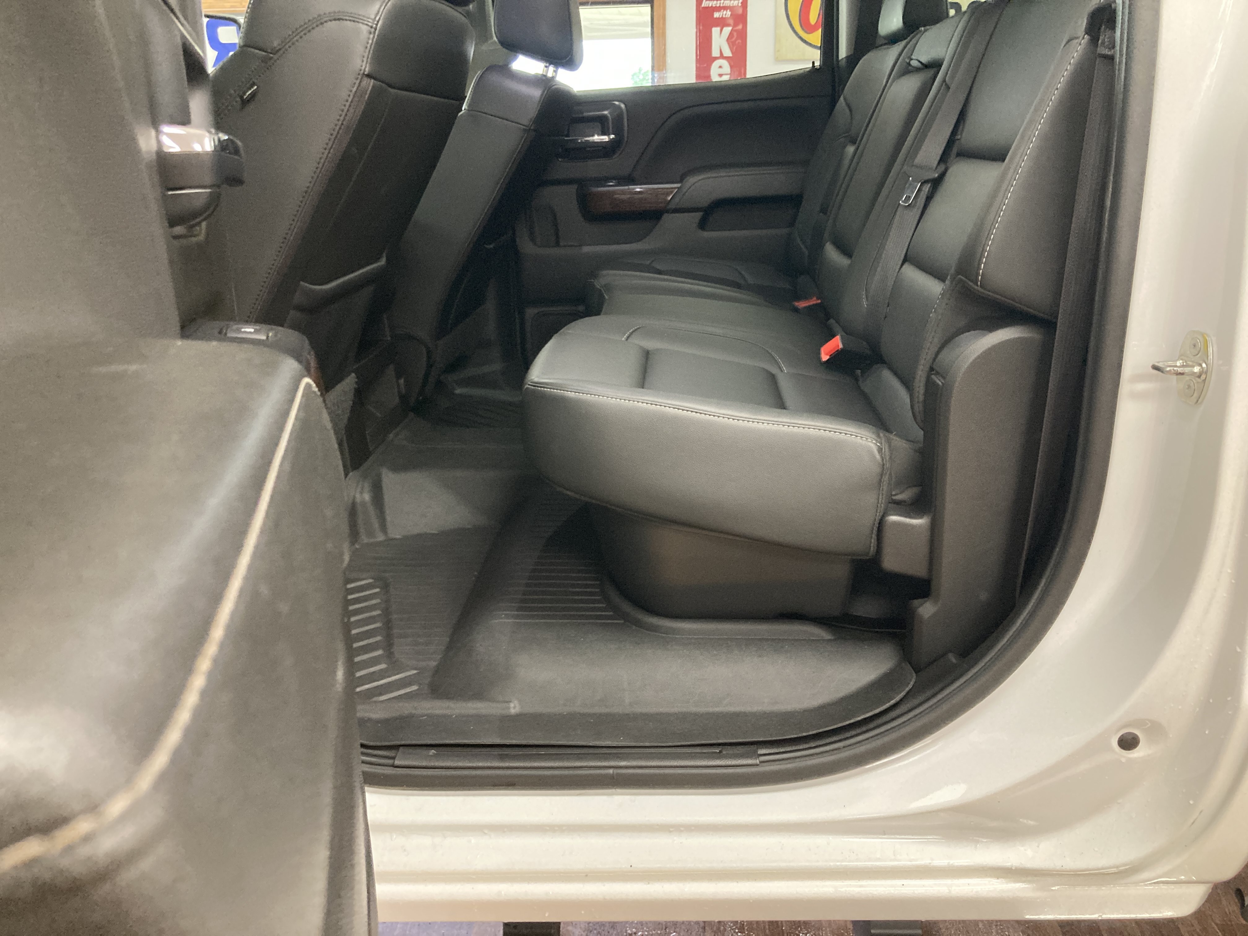 Used 2019 GMC Sierra 2500 SLT w/ Duramax Plus Package AWD/4WD image 14